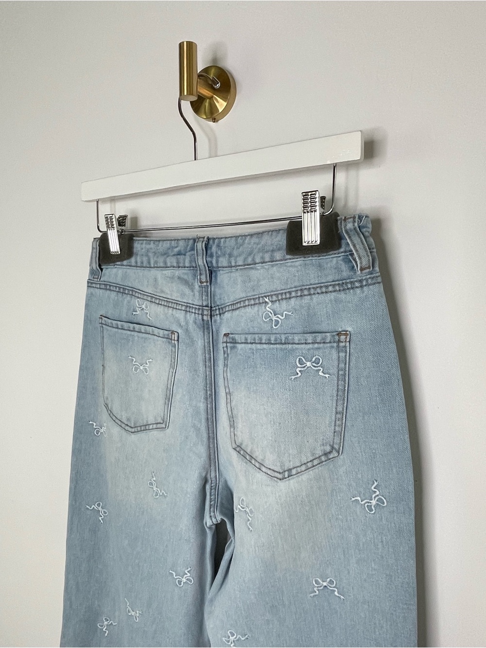 Feminine | Cali 1850 Embroidered Bow Wide Leg Jeans | Light Wash High Rise | 7 - Picture 7 of 11